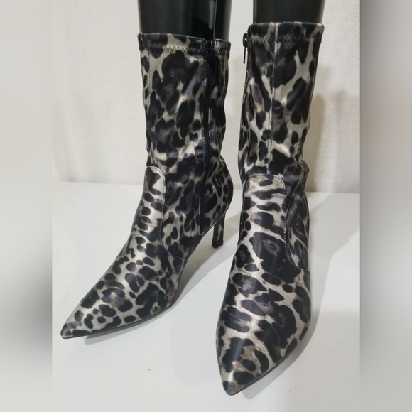 Olivia Miller Leopard Print‎ Boots - Size 7 - Picture 1 of 7